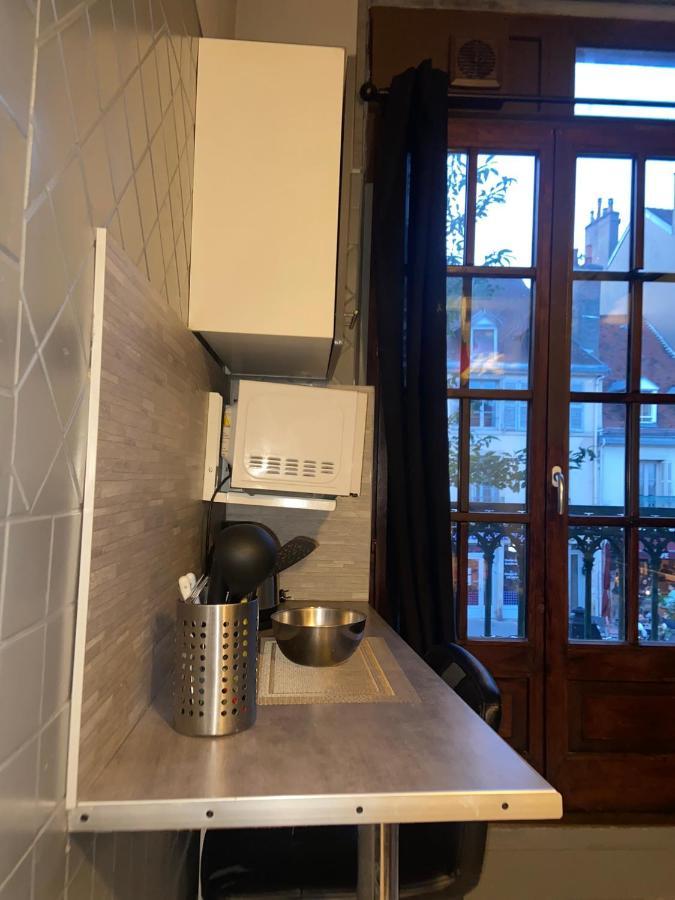 Emplacement Ideal : Studio Au Coeur De Dijon Disponible En Location Apartamento Exterior foto